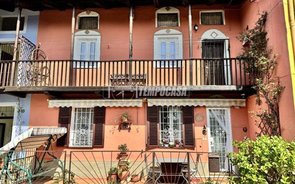 casa indipendente in vendita a Biella in zona Barazzetto