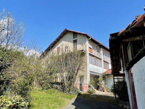 casa indipendente in vendita a Biella in zona Cossila