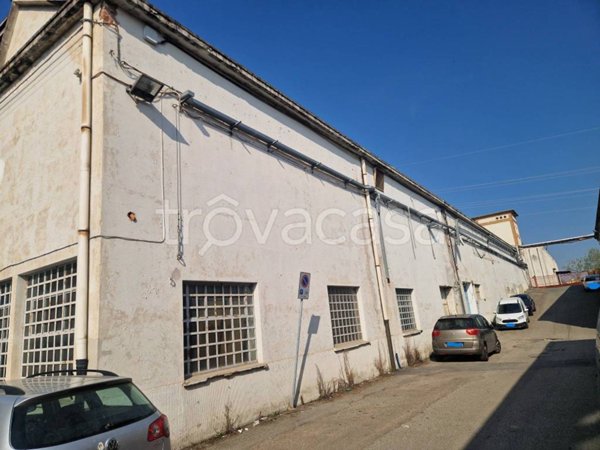 locale commerciale in vendita a Biella