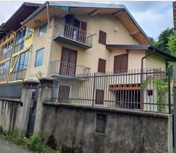 casa indipendente in vendita a Biella