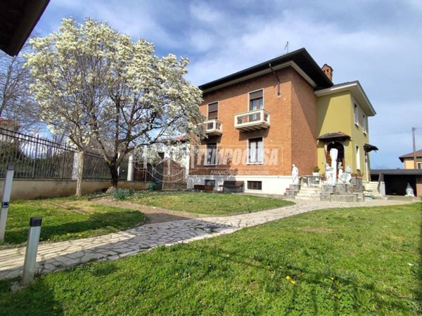 casa indipendente in vendita a Biella