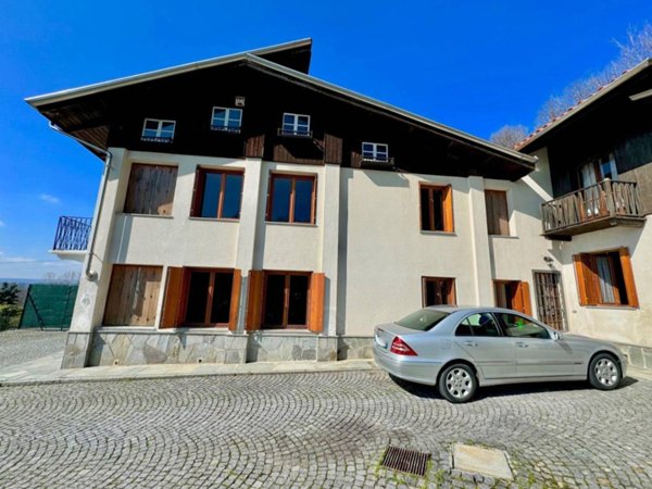 casa indipendente in vendita a Biella in zona Vandorno