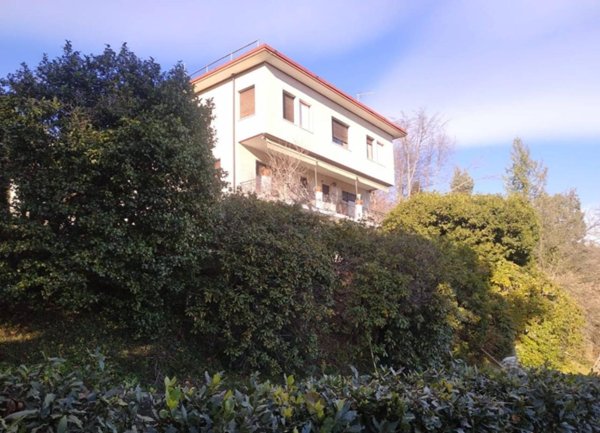 casa indipendente in vendita a Biella