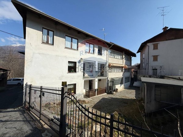 casa indipendente in vendita a Biella in zona Favaro