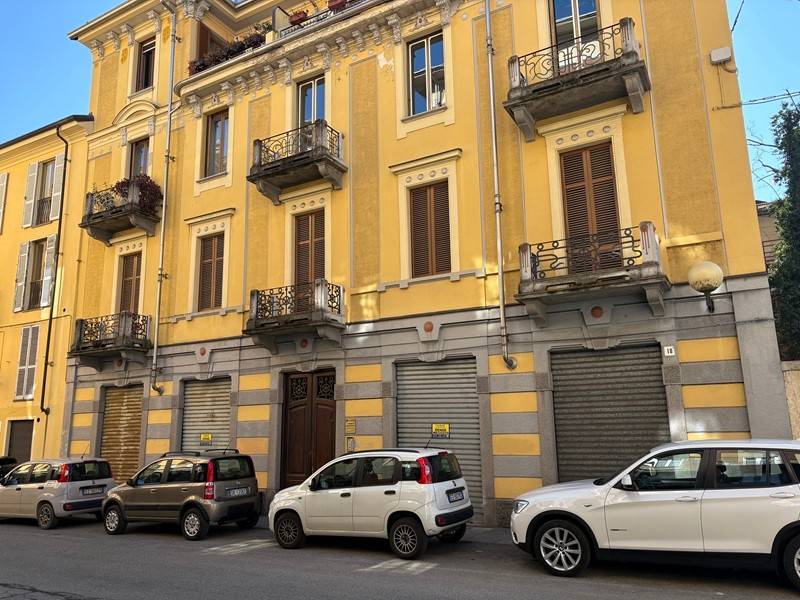 negozio in vendita a Biella in zona Centro Città