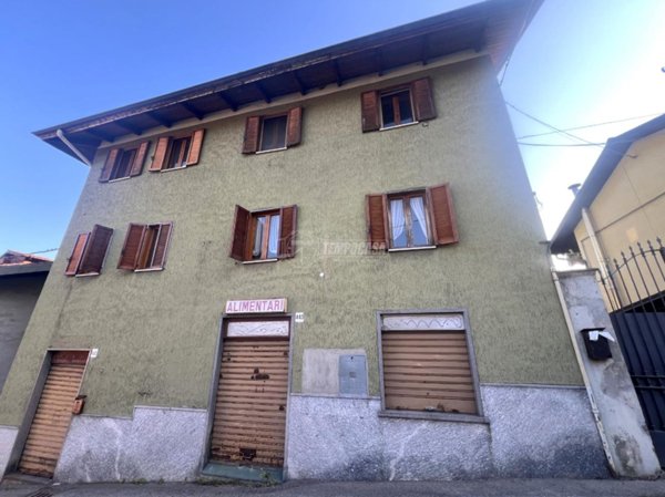casa indipendente in vendita a Biella in zona Cossila