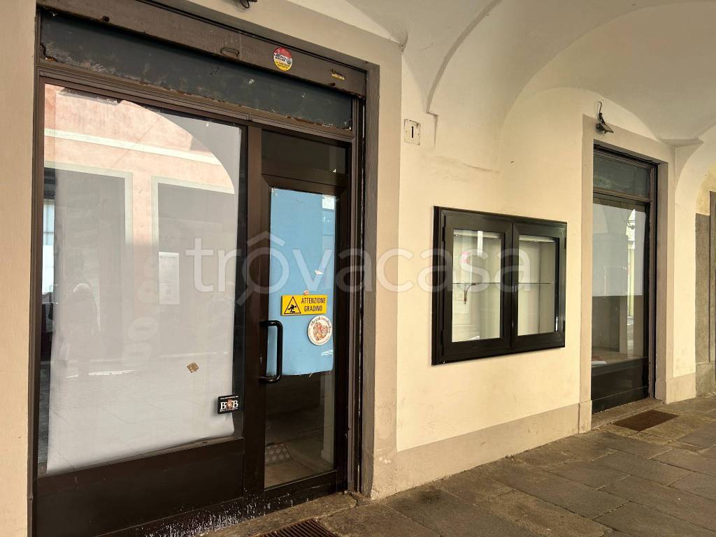 negozio in vendita a Biella in zona Centro Città