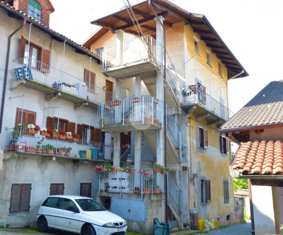 appartamento in vendita a Biella in zona Pavignano
