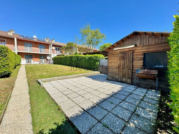 casa indipendente in vendita a Biella