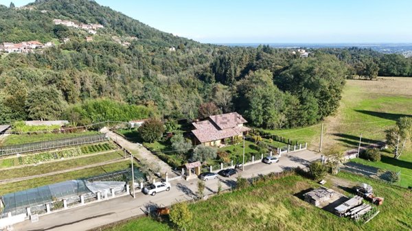 casa indipendente in vendita a Biella in zona Centro Città