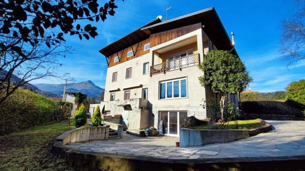 casa indipendente in vendita a Biella