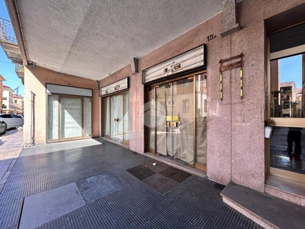 locale commerciale in vendita a Biella in zona Centro Città