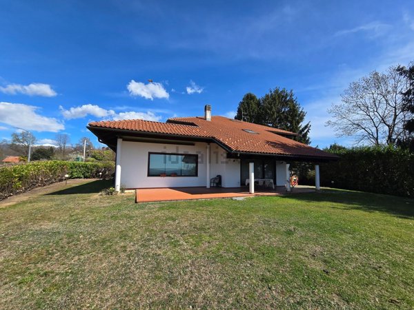 casa indipendente in vendita a Biella