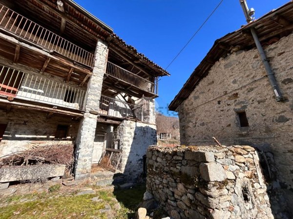 quadrivano in vendita a Biella in zona Favaro