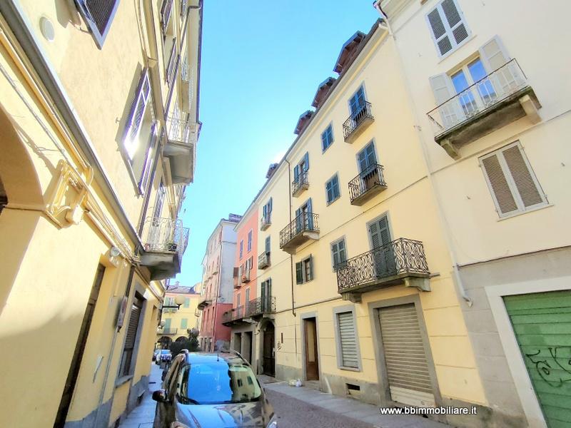 appartamento in vendita a Biella in zona Centro Città
