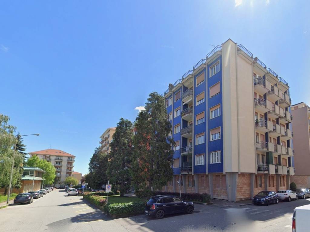 appartamento in vendita a Biella in zona Centro Città