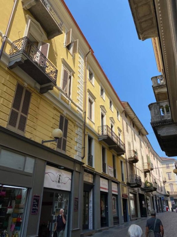 appartamento in vendita a Biella in zona Centro Città