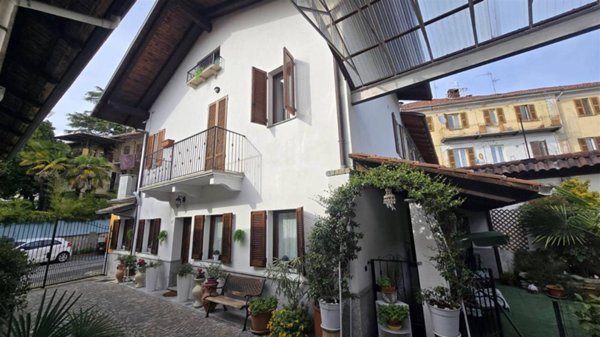casa indipendente in vendita a Biella