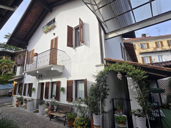 casa indipendente in vendita a Biella in zona Chiavazza