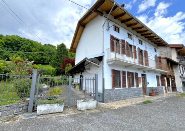 casa indipendente in vendita a Biella in zona Pavignano