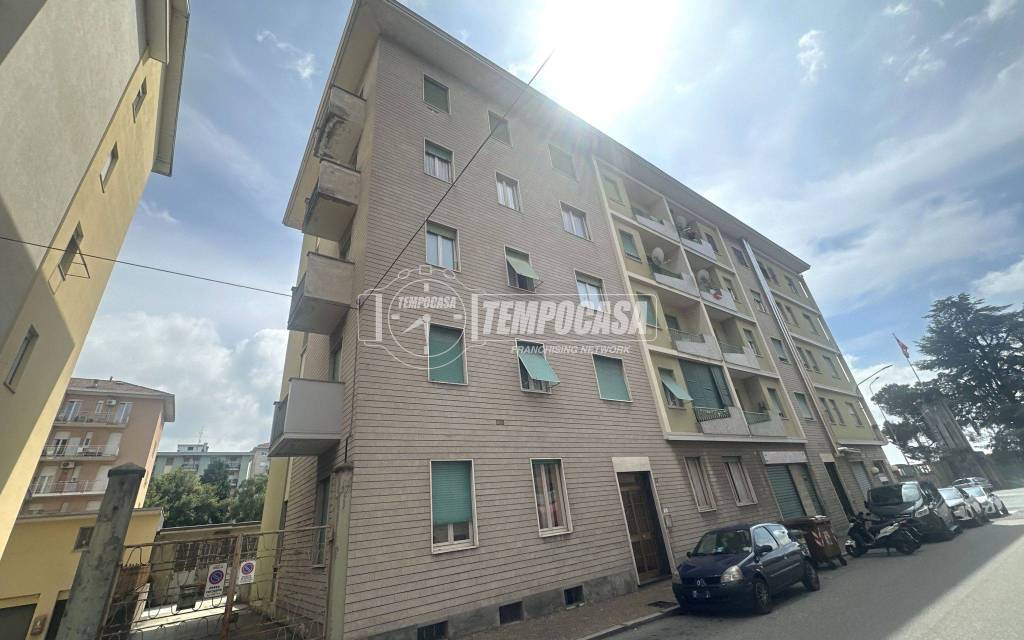 appartamento in vendita a Biella in zona Centro Città
