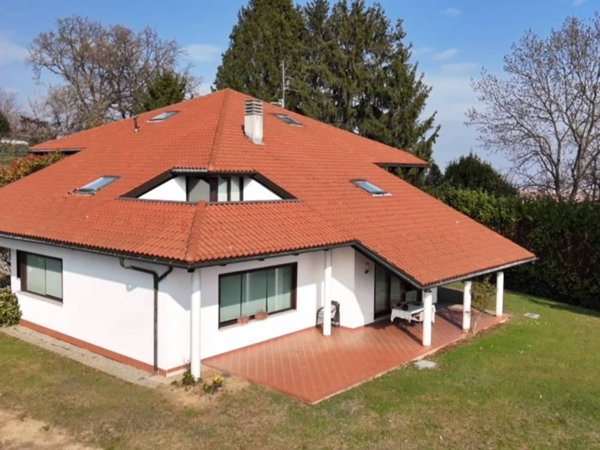 casa indipendente in vendita a Biella in zona San Biagio