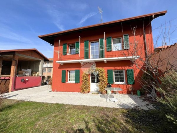 casa indipendente in vendita a Biella in zona Vandorno