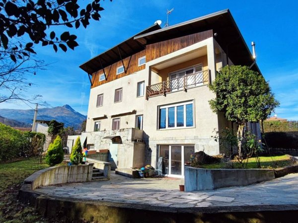 casa indipendente in vendita a Biella in zona Favaro