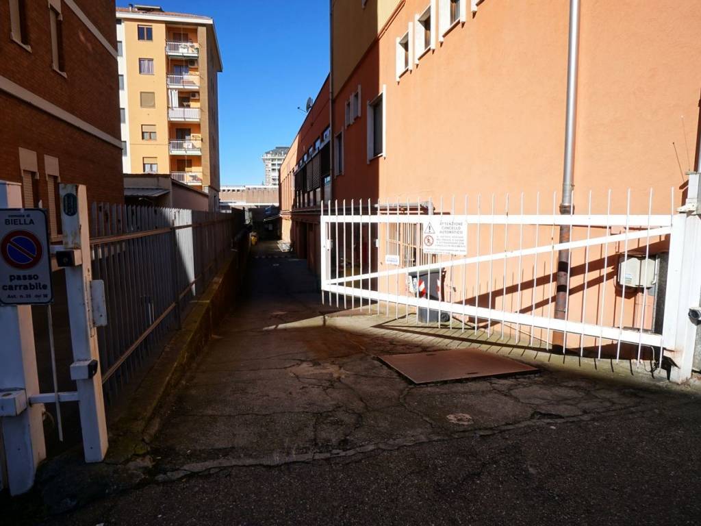 negozio in vendita a Biella in zona Centro Città