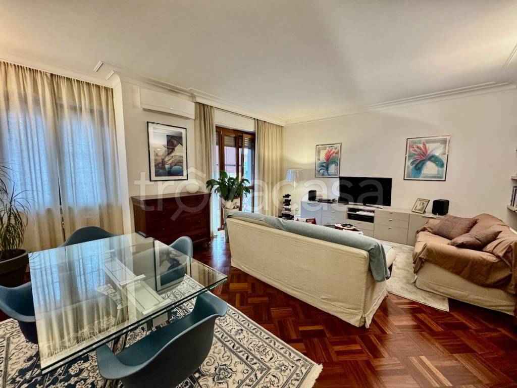 appartamento in vendita a Biella in zona Centro Città