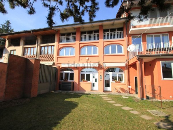 casa indipendente in vendita a Biella in zona Cossila