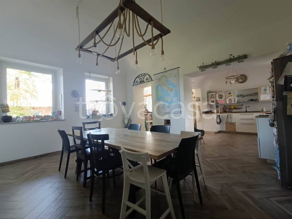 casa indipendente in vendita a Biella in zona Vandorno