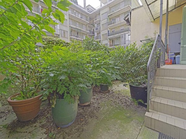 appartamento in vendita a Biella in zona Centro Città