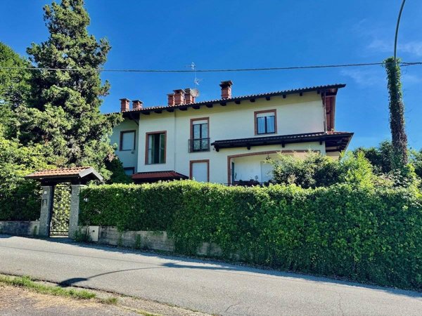 casa indipendente in vendita a Biella in zona Centro Città