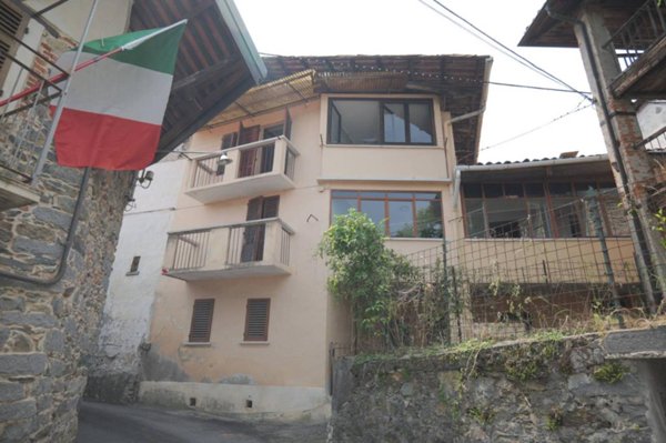 appartamento in vendita a Biella in zona Favaro