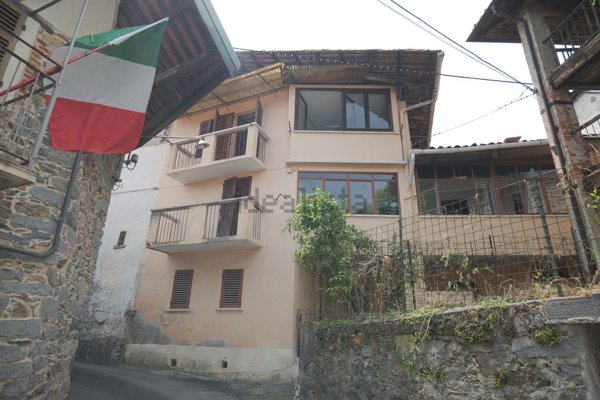 appartamento in vendita a Biella in zona Favaro