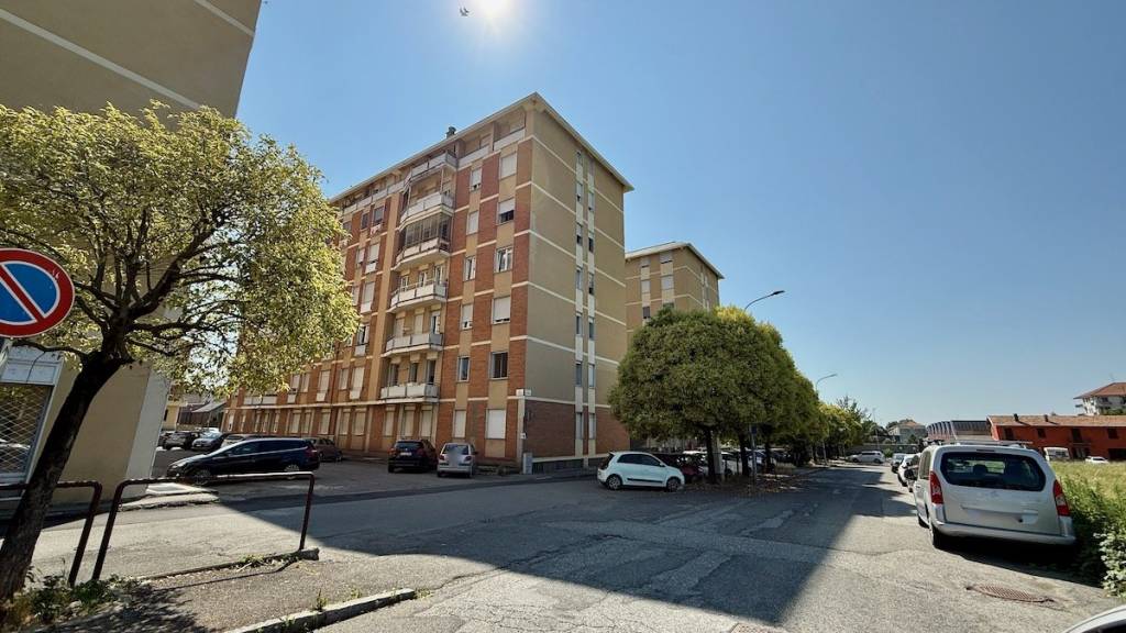 appartamento in vendita a Biella in zona Centro Città