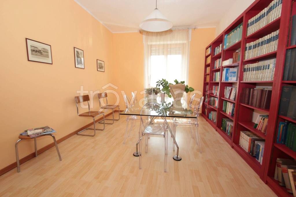 appartamento in vendita a Biella in zona Centro Città