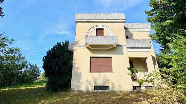 casa indipendente in vendita a Biella in zona Cossila