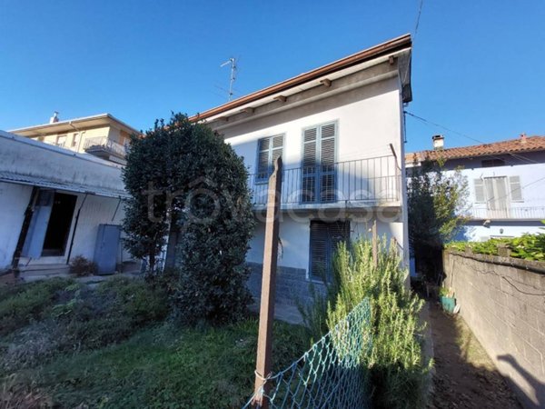 casa indipendente in vendita a Biella in zona Chiavazza