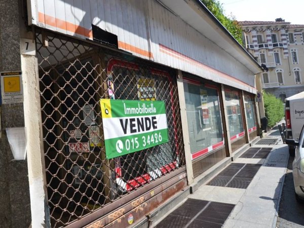 negozio in vendita a Biella in zona Centro Città