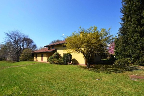 casa indipendente in vendita a Biella in zona Vandorno
