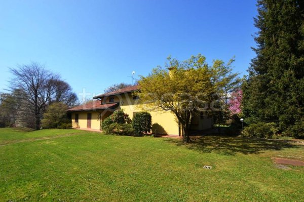 casa indipendente in vendita a Biella in zona Vandorno
