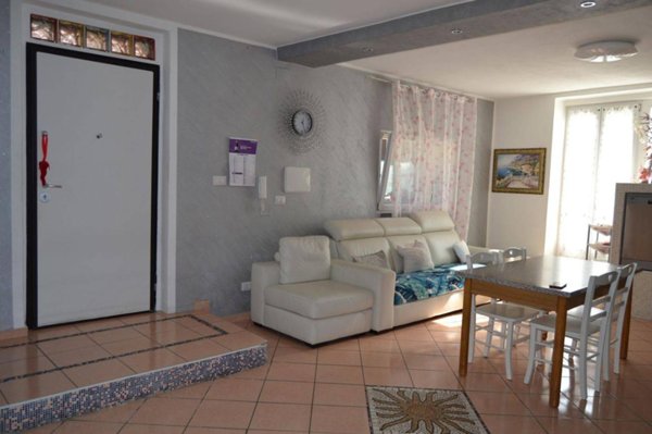 casa indipendente in vendita a Biella in zona Centro Città