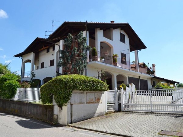 casa indipendente in vendita a Biella