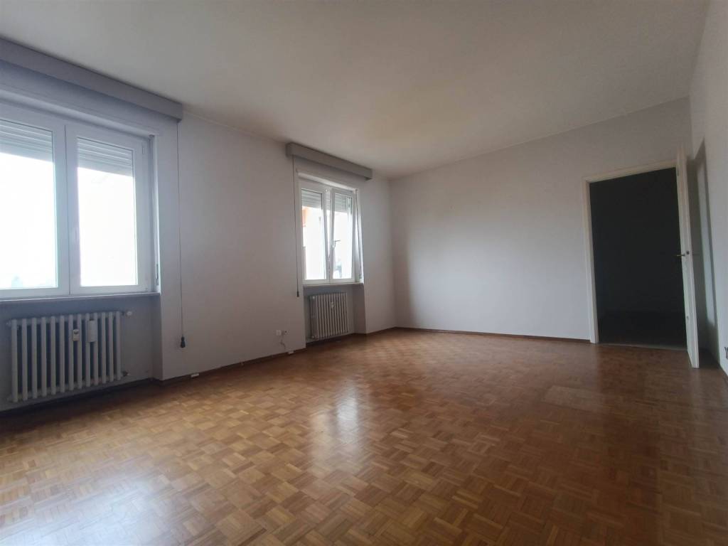 appartamento in vendita a Biella in zona Centro Città