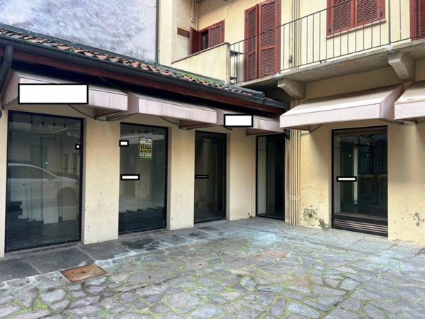 negozio in vendita a Biella in zona Centro Città