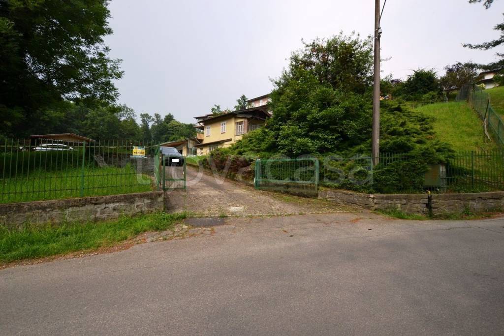 casa indipendente in vendita a Biella