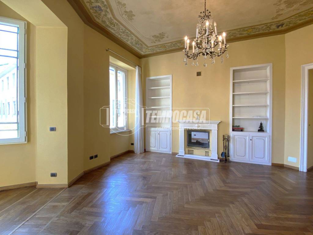 appartamento in vendita a Biella in zona Centro Città