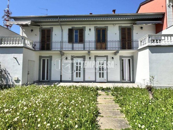 casa indipendente in vendita a Biella in zona Centro Città
